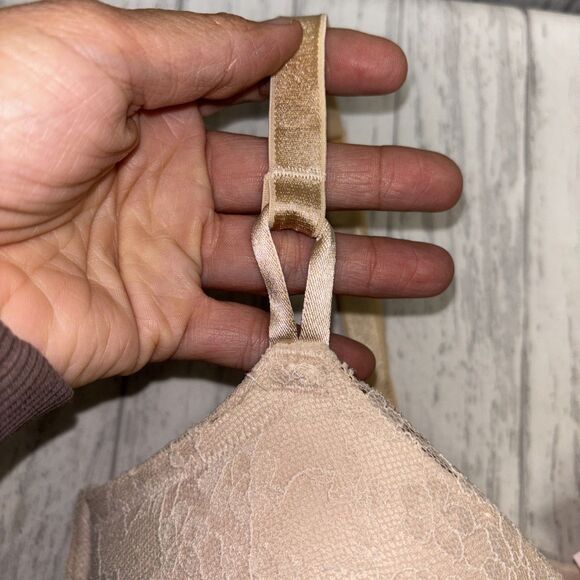 Womens Size 36DDD Victorias Secret Lace Bra EUC - Picture 2 of 5